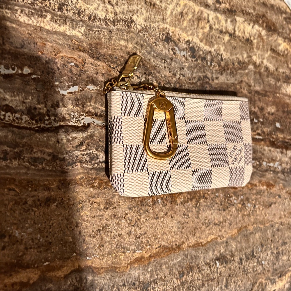 Lv card/ key holder great condition